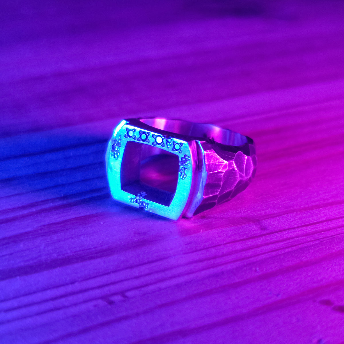 Anillo Diamond Hole