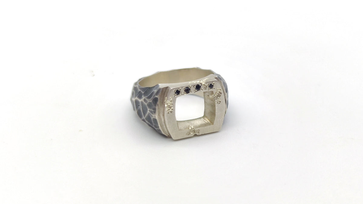Anillo Diamond Hole